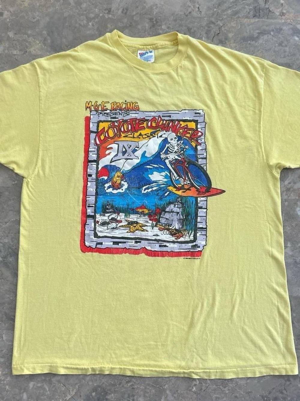 Vintage 1993 Coyote Clunker Classic BMX T Shirt XL Yellow Shark Hanes Beefy-T